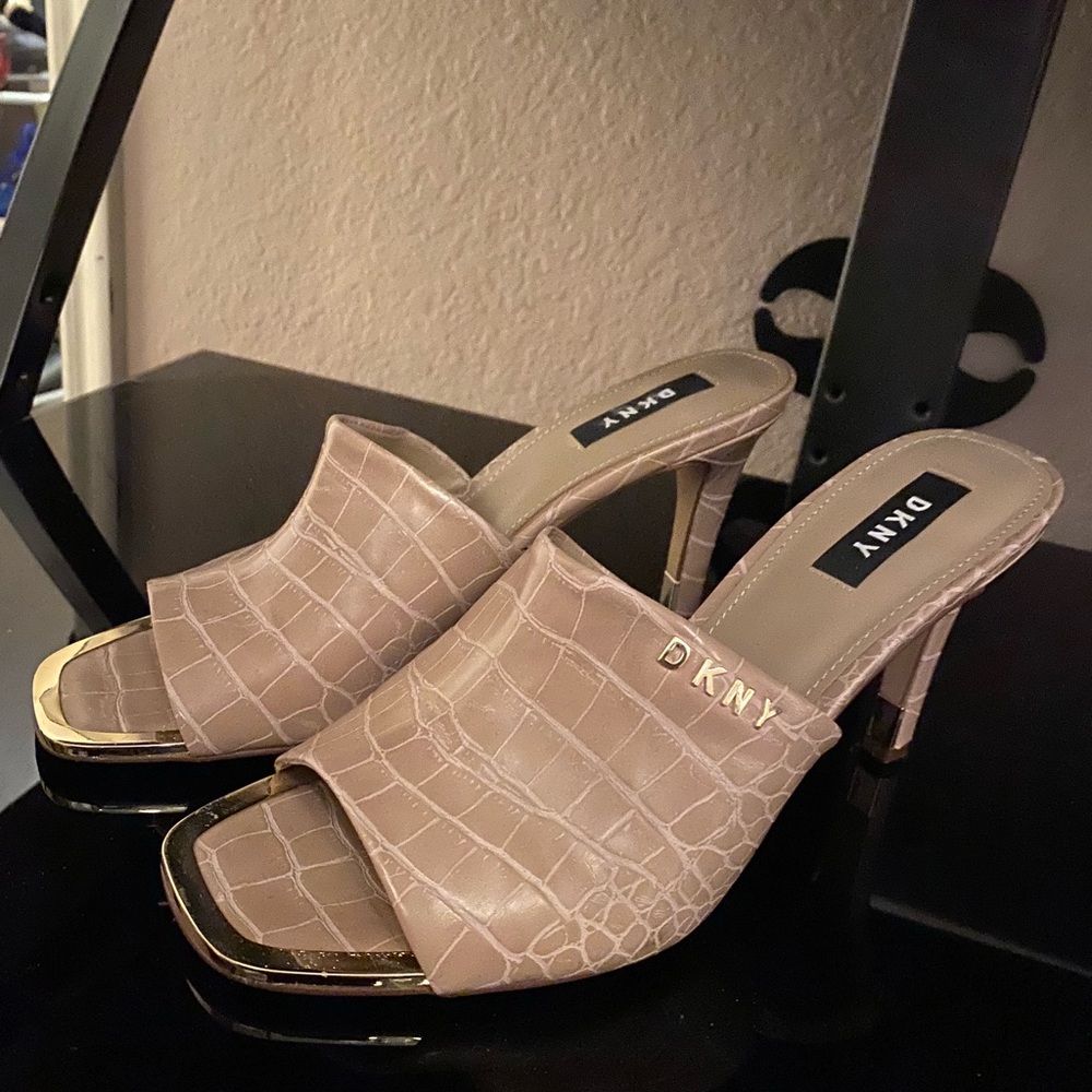 DKNY heels - Picture 2 of 5
